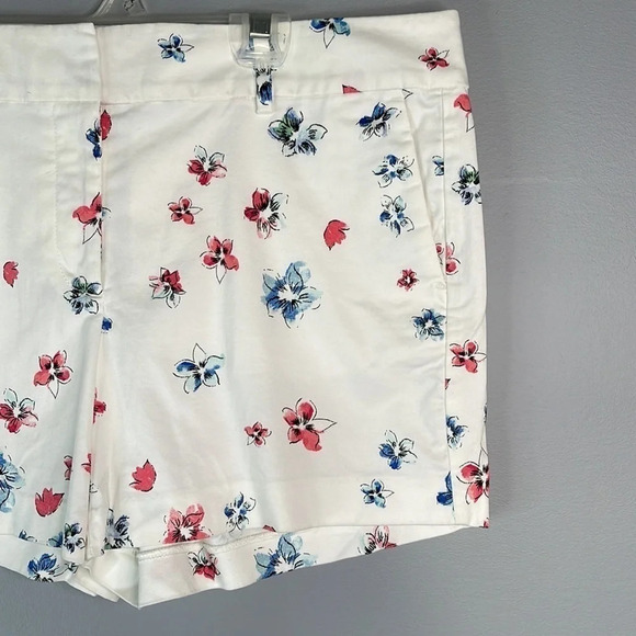 ANN TAYLOR Flower Print Classic Shorts White Pockets Mid Rise Size 12 Petite - Picture 4 of 9